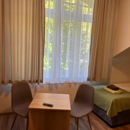 Alojamento de Acomodação e Pequeno-almoço Park Pleśna